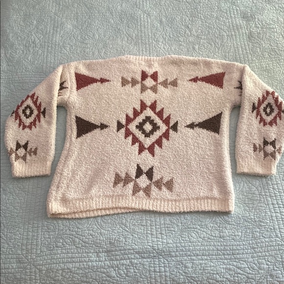 Cream and Green Geometric Crew Neck Sweater - Picture 7 of 7